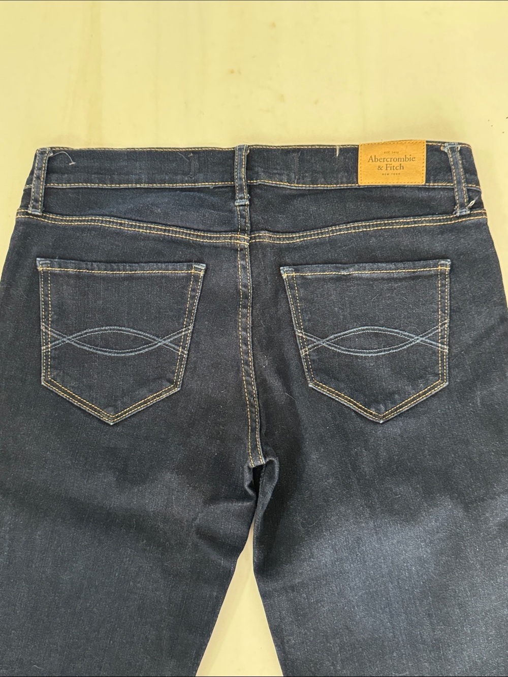 Abercrombie & Fitch Erin Dark Blue Wash Mid Rise Straight Leg Jeans size 27 GUC